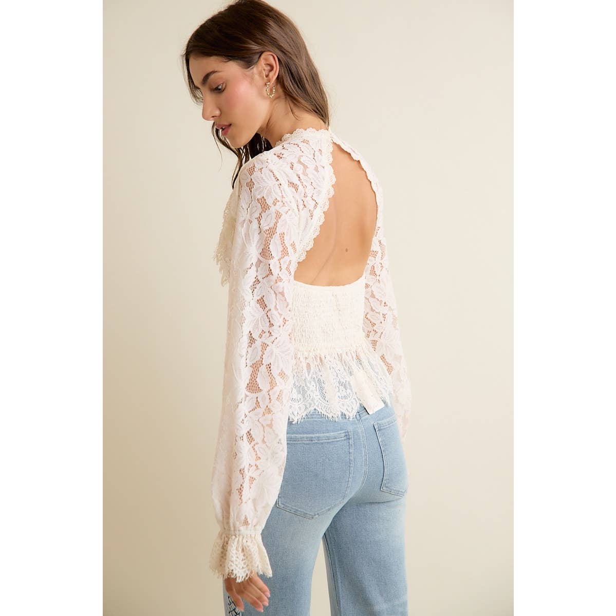LACE RUFFLED BACK OPEN BLOUSE Cream