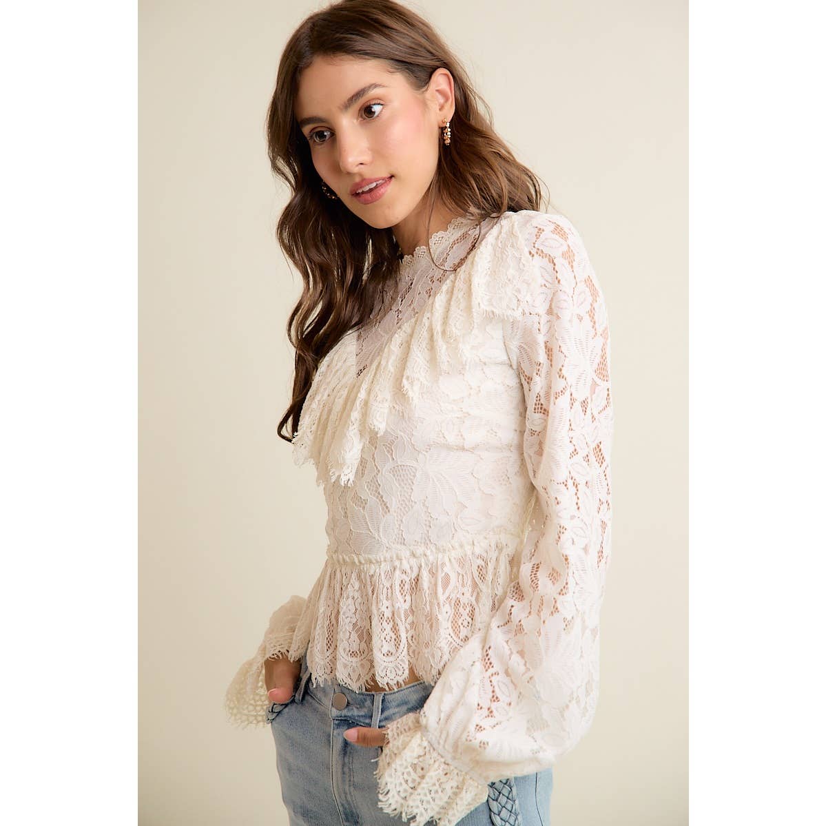 LACE RUFFLED BACK OPEN BLOUSE Cream