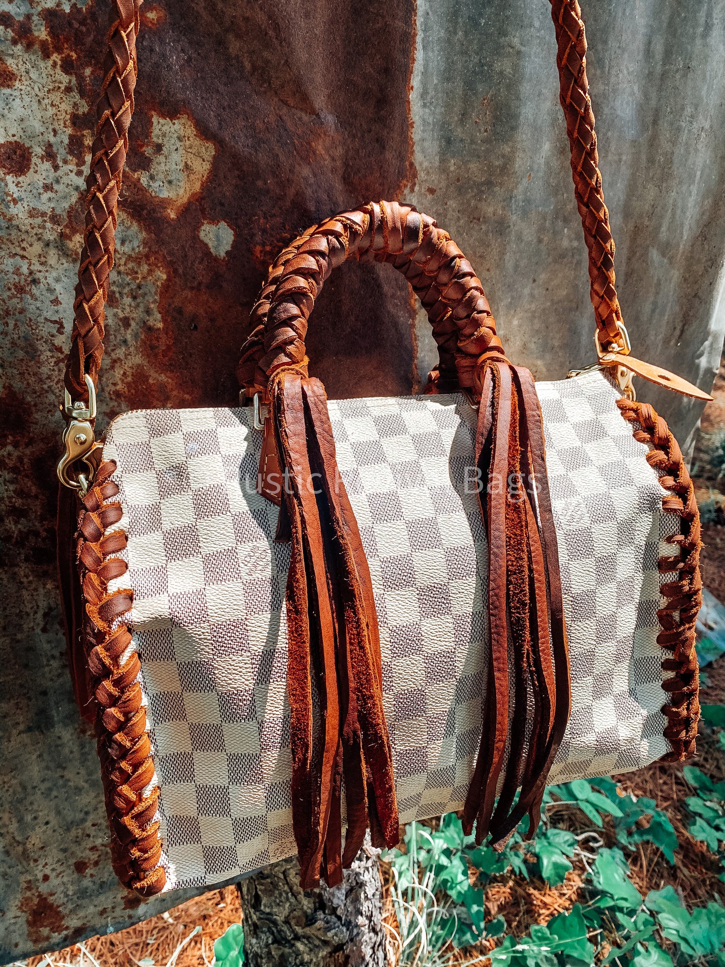 White Sarah Arm Bag