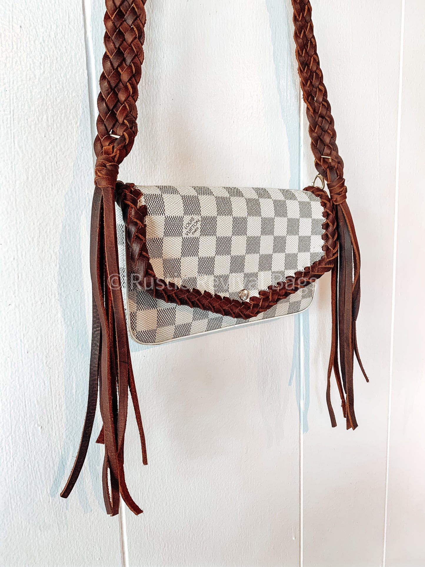 The Elizabeth Crossbody