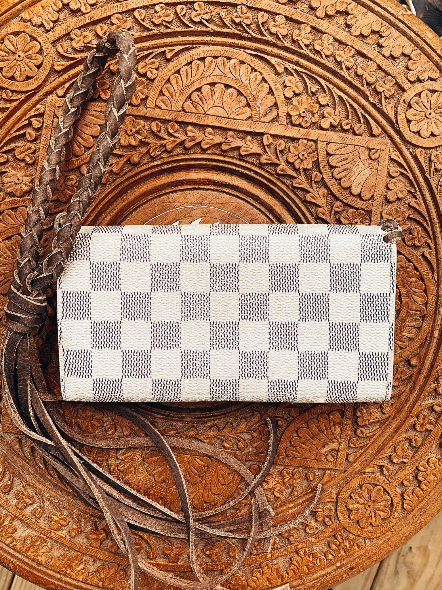 White Damier Wallet Antique Gray